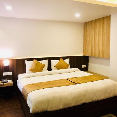 The Milestone Hotel Katmandu Dış mekan fotoğraf