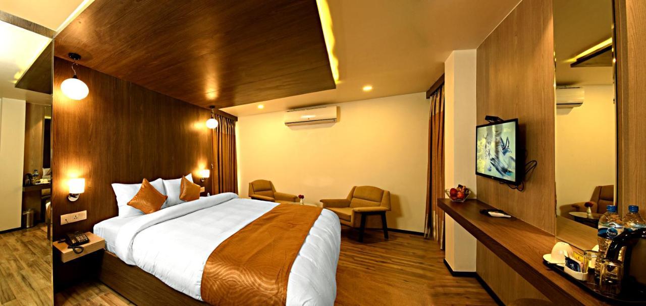 The Milestone Hotel Katmandu Dış mekan fotoğraf