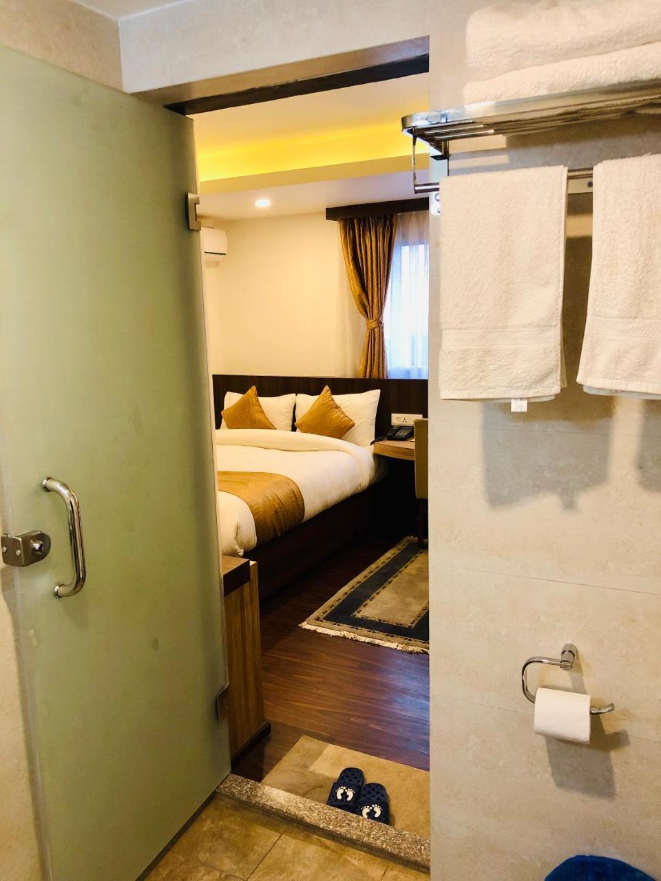 The Milestone Hotel Katmandu Dış mekan fotoğraf
